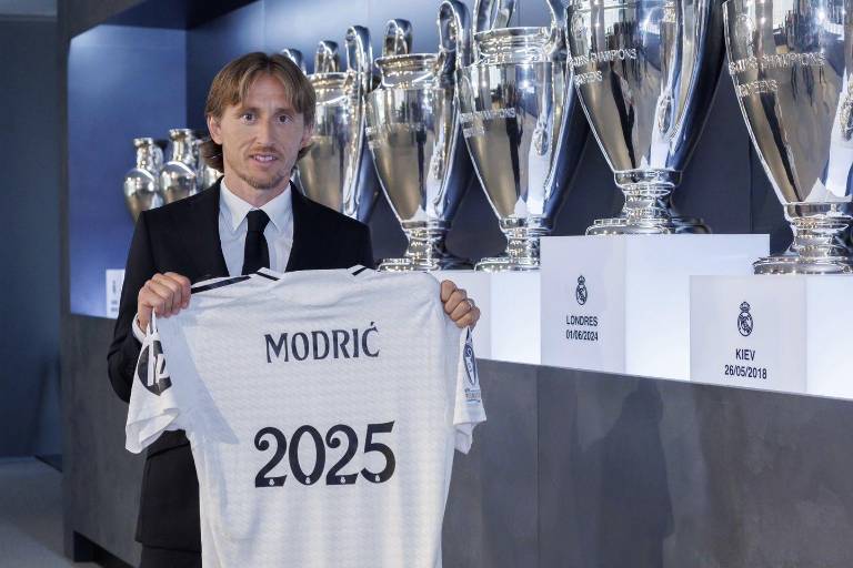 Luka Modrić renueva con Real Madrid por un año más