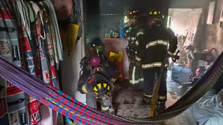 Familia afectada por incendio en la Allende recibe atención del Gobierno municipal