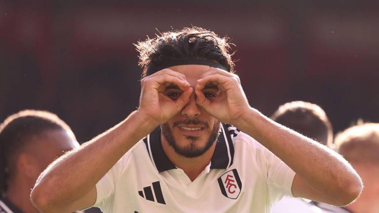 Raúl Jiménez alcanza 100 goles en Europa y da triunfo al Fulham