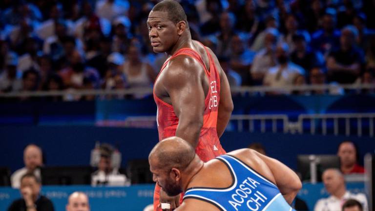 Mijaín López se impuso al representante chileno Yasmani Acosta en la final de los +130kg.