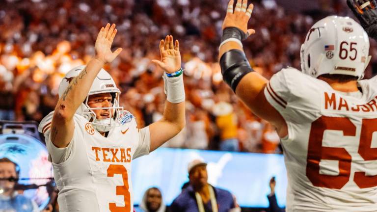 Texas Longhorns se impone en el Peach Bowl.