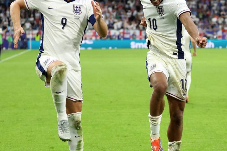 Kane y Bellingham salvan a Inglaterra en la prórroga