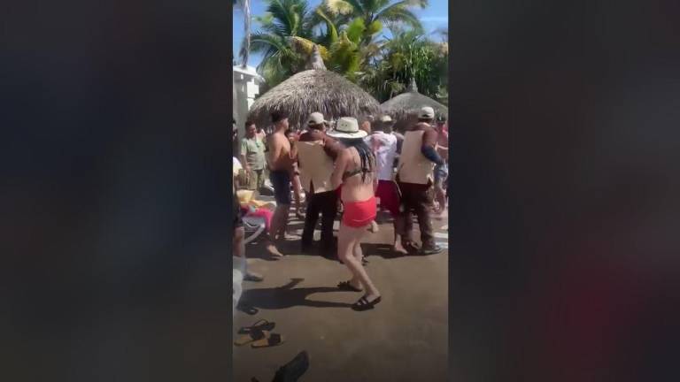 Reportan ‘riña campal’ en alberca de un hotel en Mazatlán