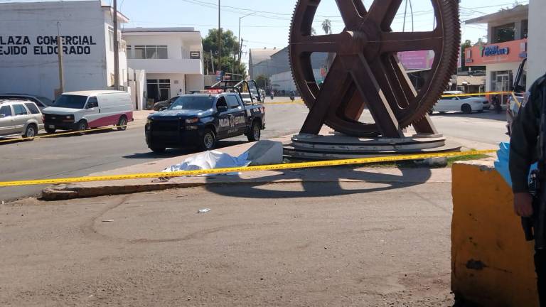 Un hombre asesinado fue encontrado en un monumento de Eldorado, al sur de Culiacán.