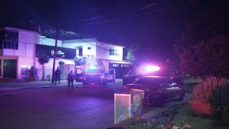 Reportan enfrentamiento en 3 colonias de Culiacán y encuentran auto con impactos de bala e indicios de persecución