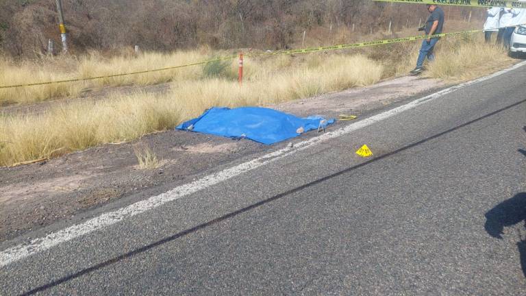 El hombre asesinado se encontraba a orillas de la carretera México 15, a la altura del kilómetro 49+900.