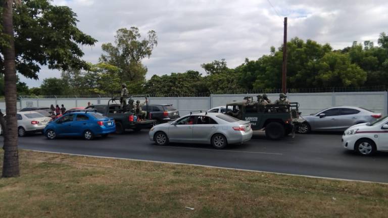 Durante la mañana de este lunes se escuchó el sonido de una explosión en el cuartel militar de Culiacán.