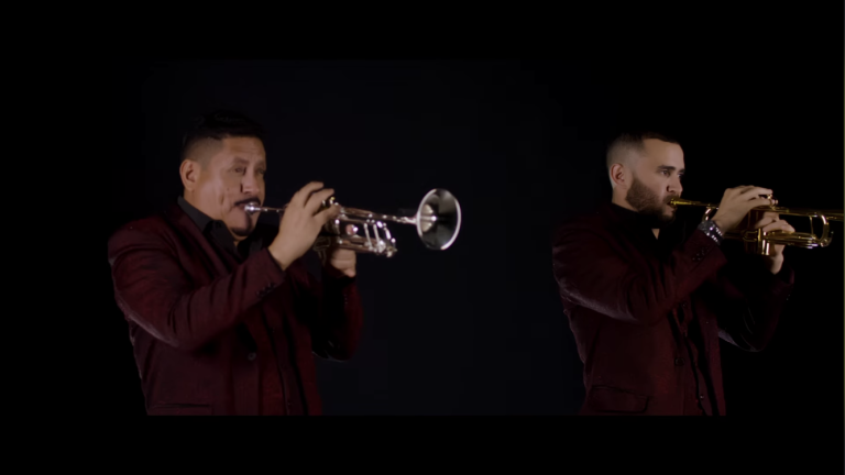 Banda El Recodo honra a las parejas diferentes en su nuevo video musical