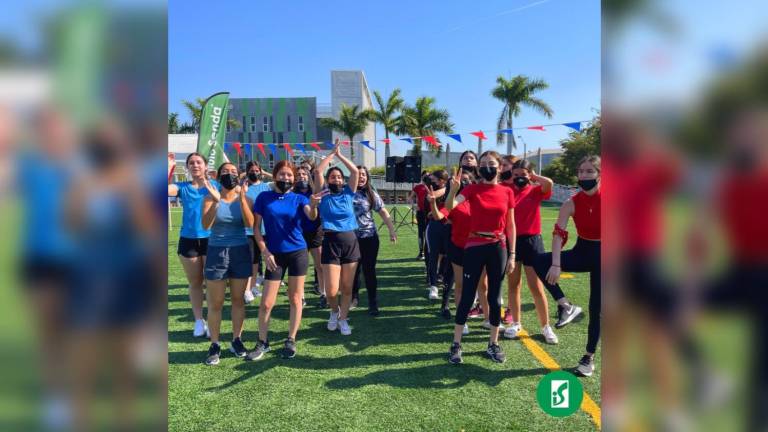 Disfrutan la gran fiesta deportiva de los Rojos y Azules