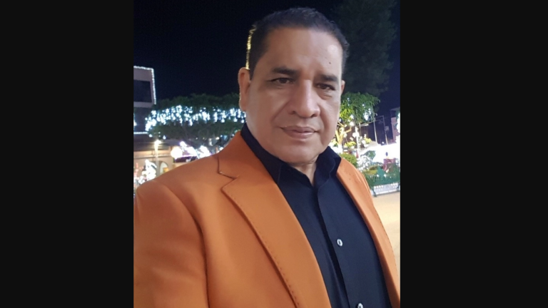 El periodista Ariel Grajales fue atacado a balazos en un domicilio en Chiapas.