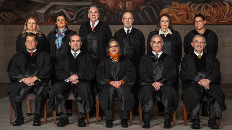 Ocho de 11 ministros de la Suprema Corte de Justicia de la Nación presentaron su renuncia formal.