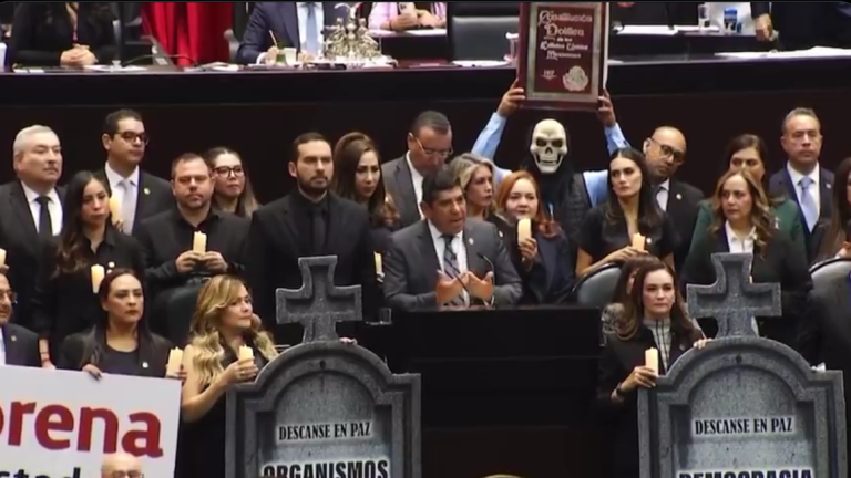 Protesta en la Cámara de Diputados por parte de la oposición