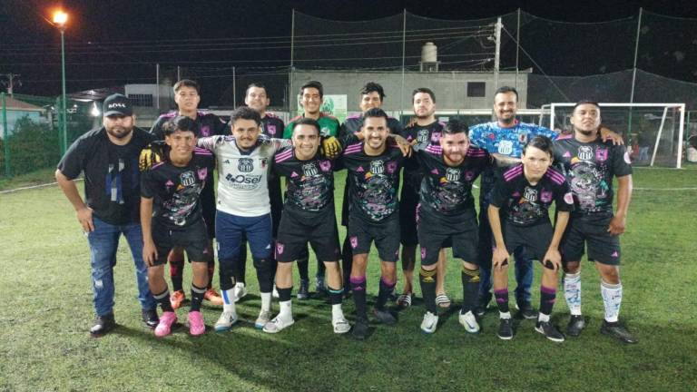 Taller Pelos FC goleó en la Ida de los cuartos de final del Torneo Empresarial de Liga Nocturna Burócrata.