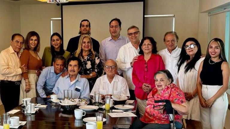 Integrantes de la Fundación Enrique Peña Gutiérrez dan detalles de la convocatoria.