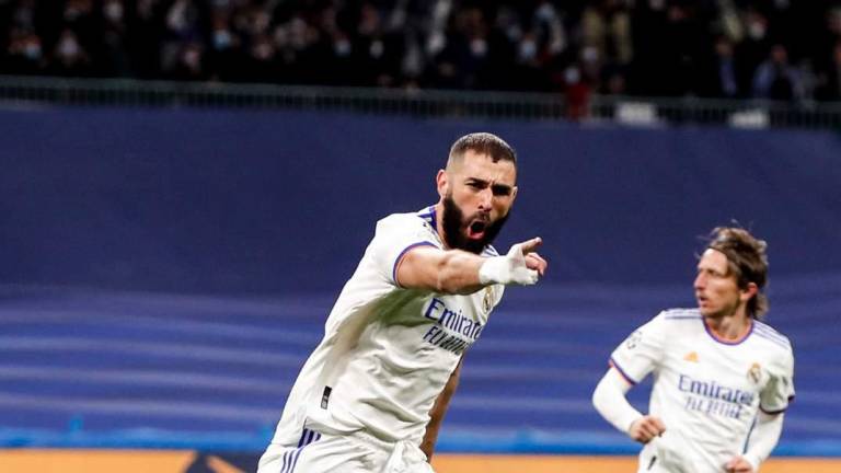 Karim Benzema logra triplete.