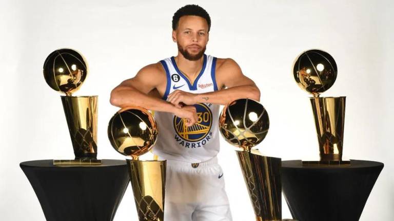 Stephen Curry iniciará la temporada 2022-2023 de la NBA como campeón.