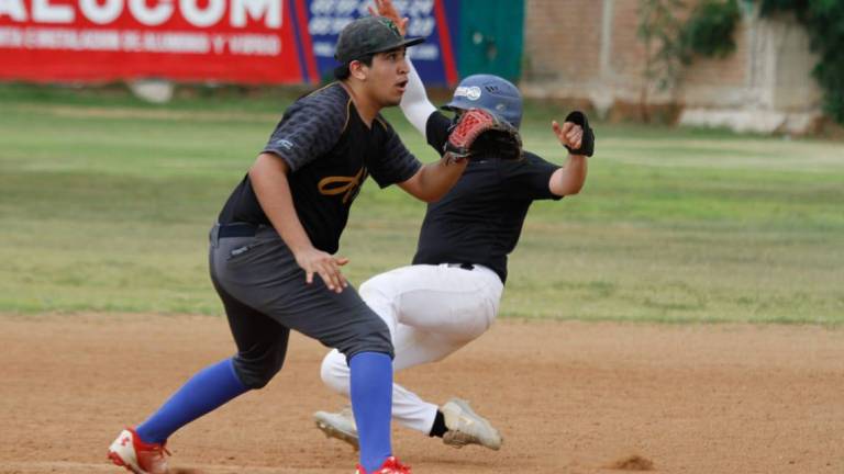 Hotel El Cid mejora marca en Liga de Beisbol Meseros al Bat