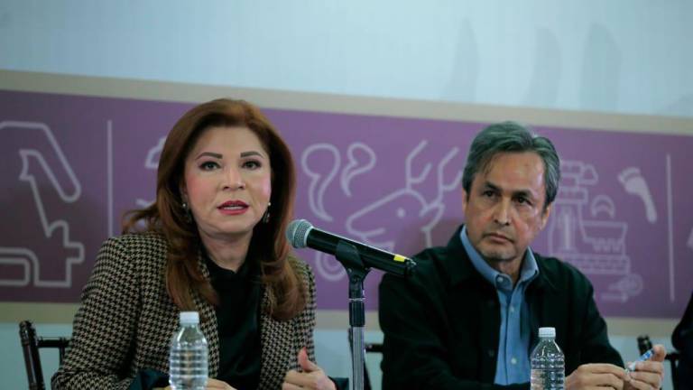 La Secretaria de Educación Gloria Himelda Félix Niebla habla de que hay 111 escuelas cerradas por la violencia en Culiacán.