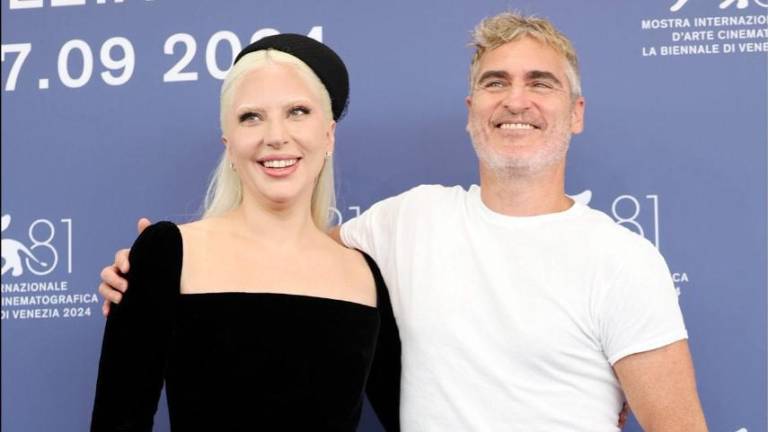 Lady Gaga y Joaquín Phoenix llegan al Festival de Cine de Venecia.