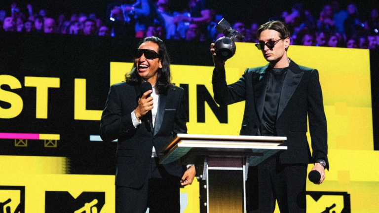 Triunfa Peso Pluma en los MTV Europe Music Awards