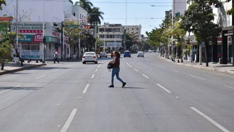 Este fin de semana, las calles del Centro de la ciudad lucen más despejadas que de costumbre.