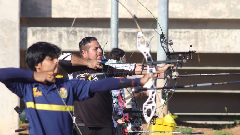 Arqueros de Mazatlán y Cosalá se enfrentan en el Torneo de Tiro con Arco XMaz Imdem 2024.