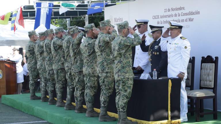 Celebran en Mazatlán el Día de la Armada de México