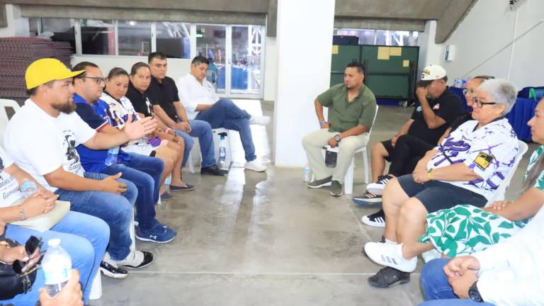 Conversan el softbol y beisbol 5 en Sinaloa