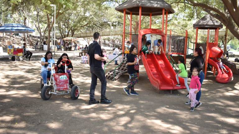 Chicos y grandes aprovecharon el Día de la Familia para disfrutar de una tarde de diversión en los parques de Culiacán.