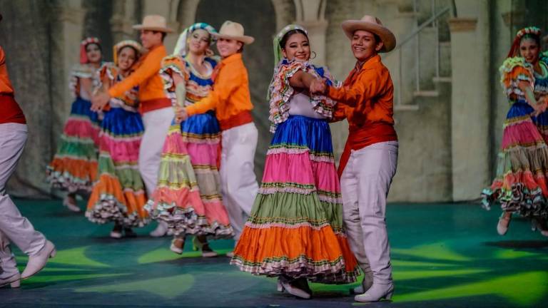 El porfiriato y la revolución en el Teatro Ángela Peralta con ‘Así suena el corrido’