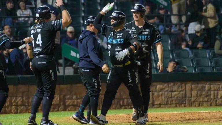 Sultanes se lleva fiesta de cuadrangulares en Los Mochis