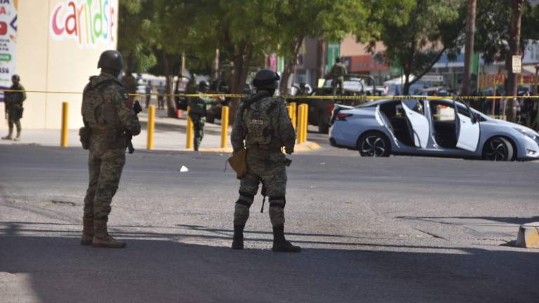 Enfrentamiento armado entre civiles y militares en Alturas del Sur deja un carro baleado y otro volcado