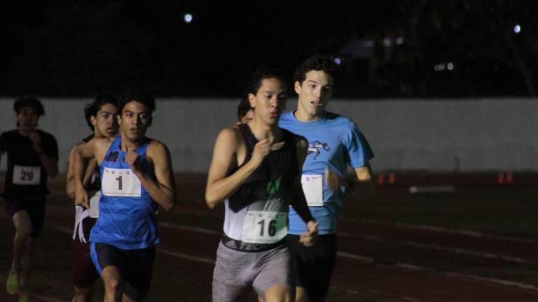 Eloy Sánchez gana los 10 kilómetros del Festival Nocturno FMMA de Fondo y Medio Fondo celebrado en Mazatlán