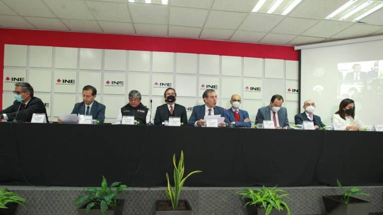 Los 11 consejeros del INE advierten peligro en operación de elecciones con reforma