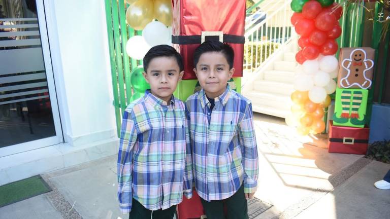 Ríen, cantan y bailan alumnos del Instituto Senda en su posada