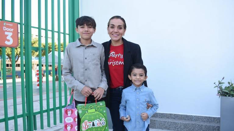 Ríen, cantan y bailan alumnos del Instituto Senda en su posada