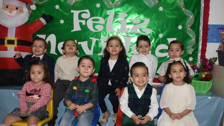 Ríen, cantan y bailan alumnos del Instituto Senda en su posada