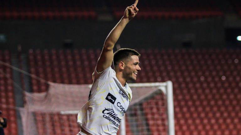 Hat-trick de Joaquín Fernández guía a Dorados al triunfo ante La Paz