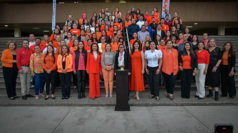 Palacio de Gobierno se ilumina de naranja por la lucha contra la violencia de género