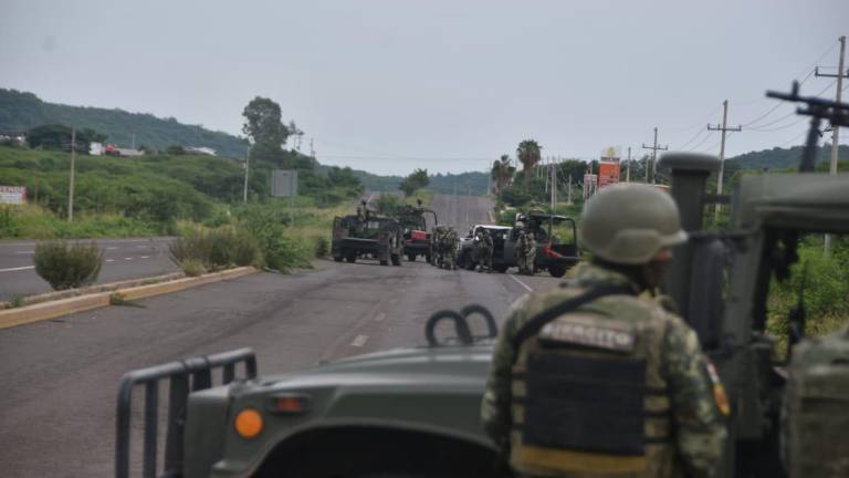 Once hombres fueron detenidos por elementos del Ejército tras ser atacados a la salida sur de Culiacán.