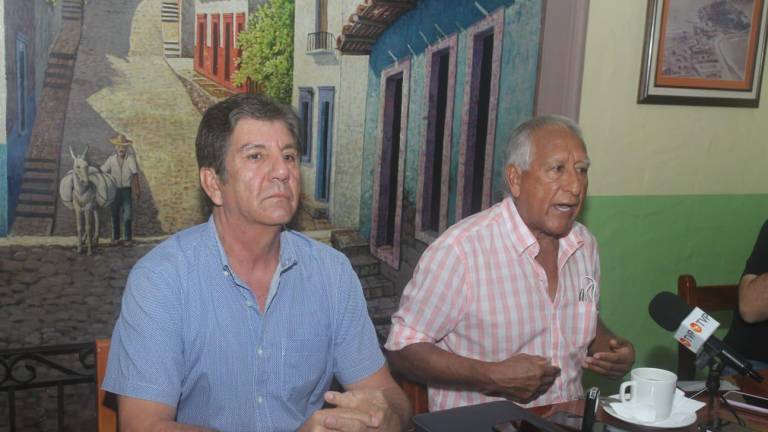 Raúl Carvajal Tirado, exdirector de Tenencia y Vivienda de la Tierra en Mazatlán y Miguel Ángel Jardines.