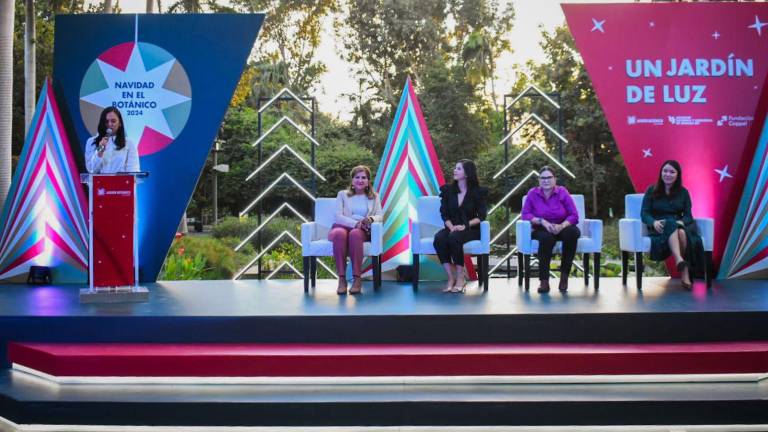 Disfrutan del comienzo de la Navidad en el Jardín Botánico