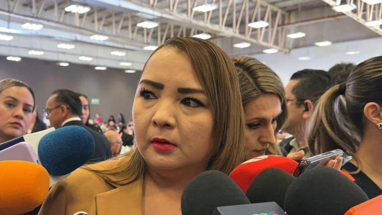 La Fiscal de Sinaloa, Claudia Zulema Sánchez Kondo, dice que asesinato de agente federal lo investigará la FGR.