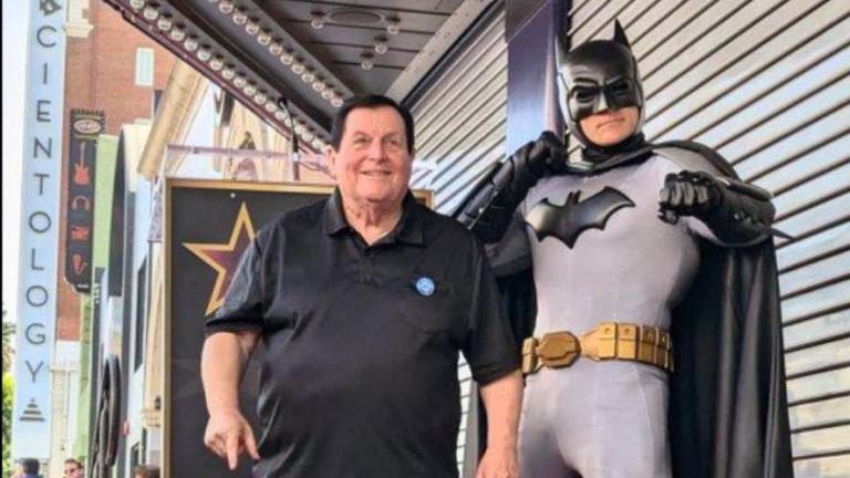 Burt Ward interpretó a Robin, el fiel compañero de Batman.