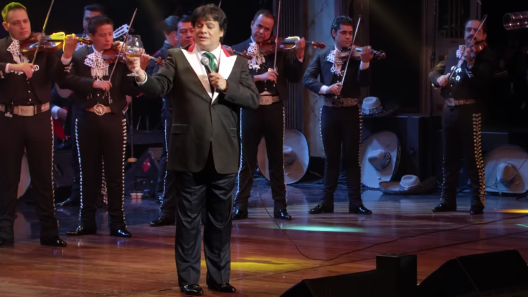 Proyectarán gratis el concierto ‘Mis 40 en Bellas Artes’ de Juan Gabriel