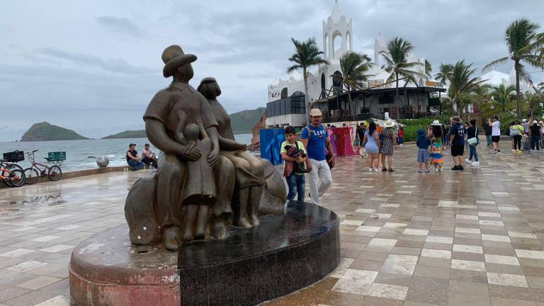 En el Monumento a la Familia ya no están pegadas las fichas de búsqueda de desaparecidos en Mazatlán.