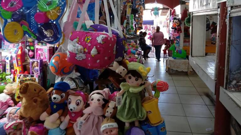 En el Mercado Municipal Miguel Hidalgo, en Rosario, resienten las bajas ventas durante la temporada decembrina.