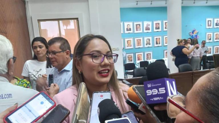 Adda Sarahí Rosas Medina rindió protesta como la nueva Secretaria del Ayuntamiento de Mazatlán.