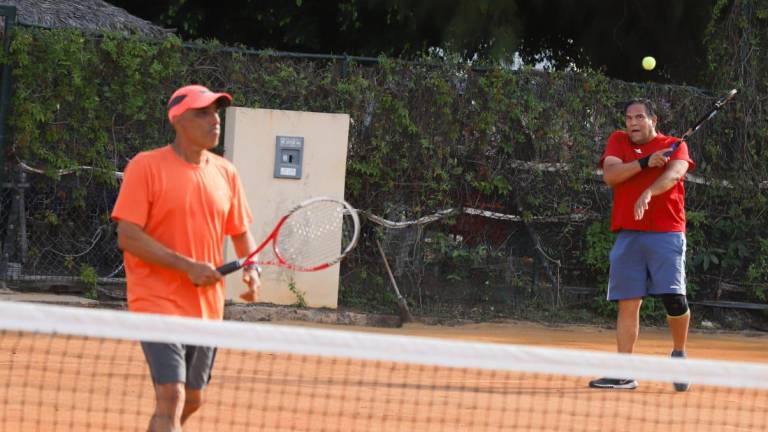 Medrano y Bañuelos hacen valer su jerarquía en Tenis Sanación