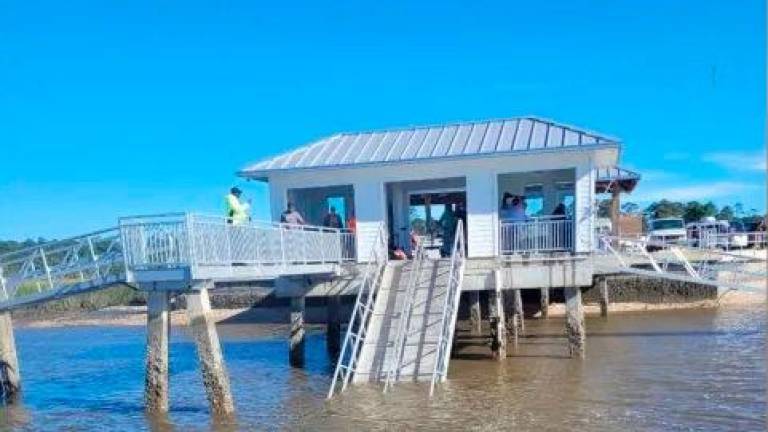 Derrumbe de un muelle en la isla Sapelo de Georgia deja al menos 7 muertos y varios heridos